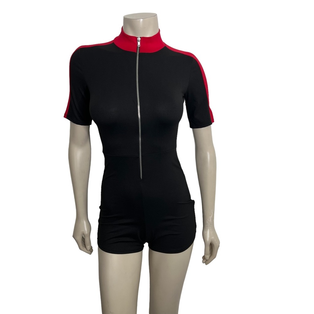 Anne’s Apparel Black & Red Mock Zipper Romper Size Small